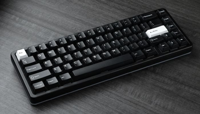 White Keycaps On A Black Keyboard: Do they look good?